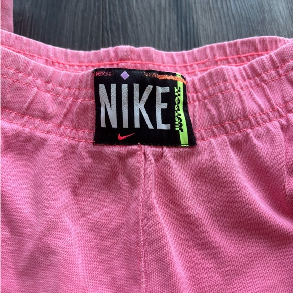 Nike Joggers - Picture 2 of 4